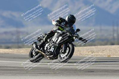 media/Jan-15-2026-Racers Edge (Thu) [[dfebeb70ab]]/3-B Group/Session 1 Turn 8/